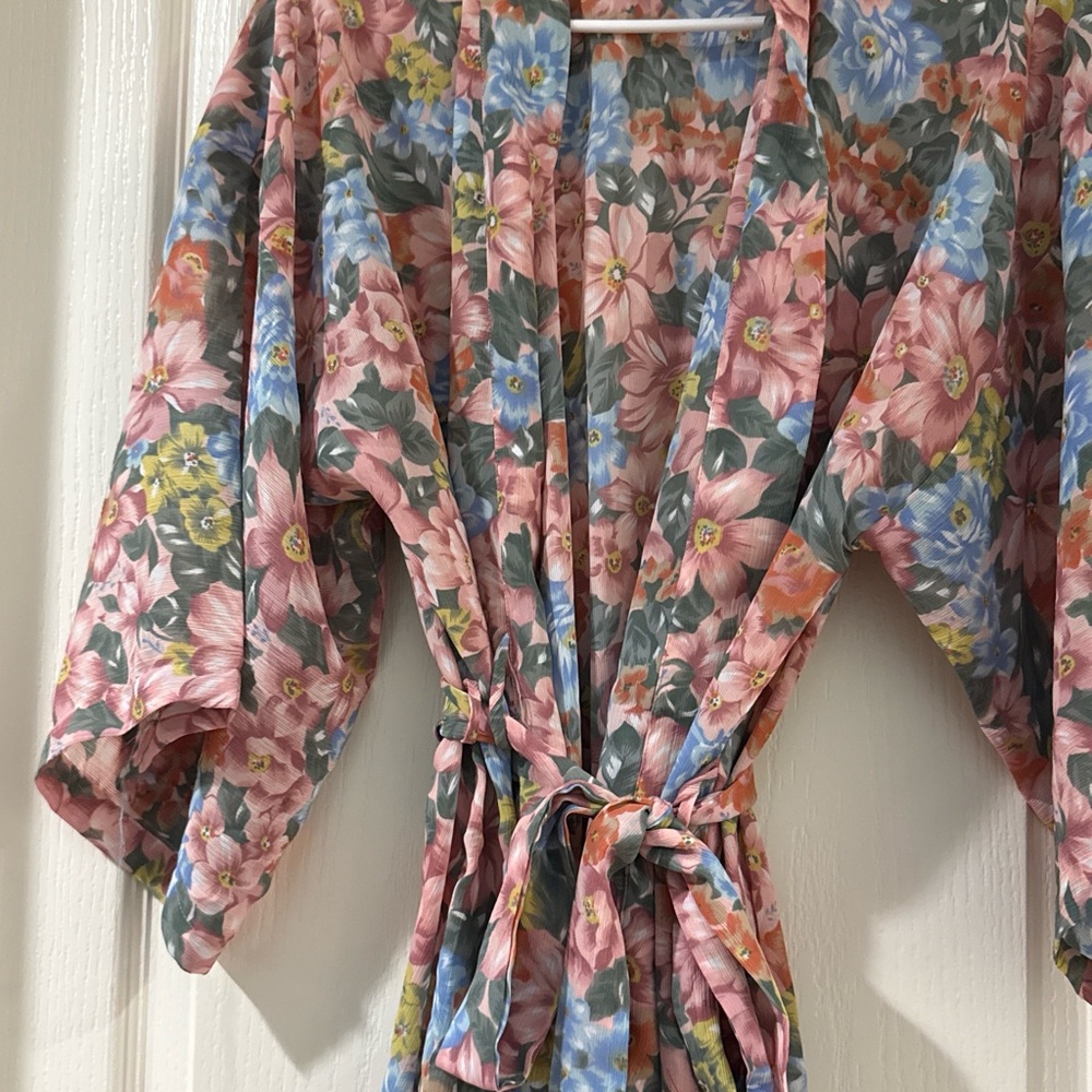 Vintage Victoria’s Secret Floral Robe - Picture 2 of 4